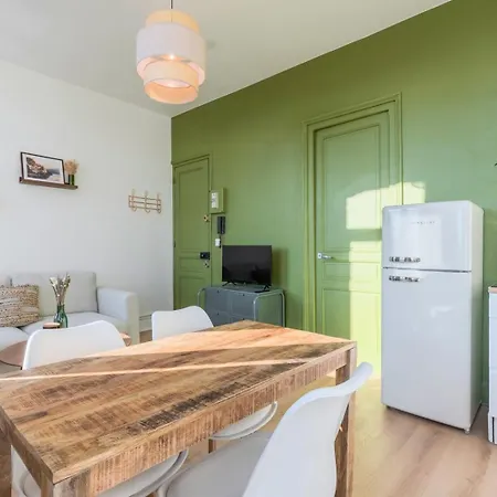 Charming One Bedroom Station