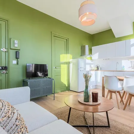 Charming One Bedroom Station Apartament Tourcoing