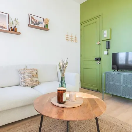 Charming One Bedroom Station